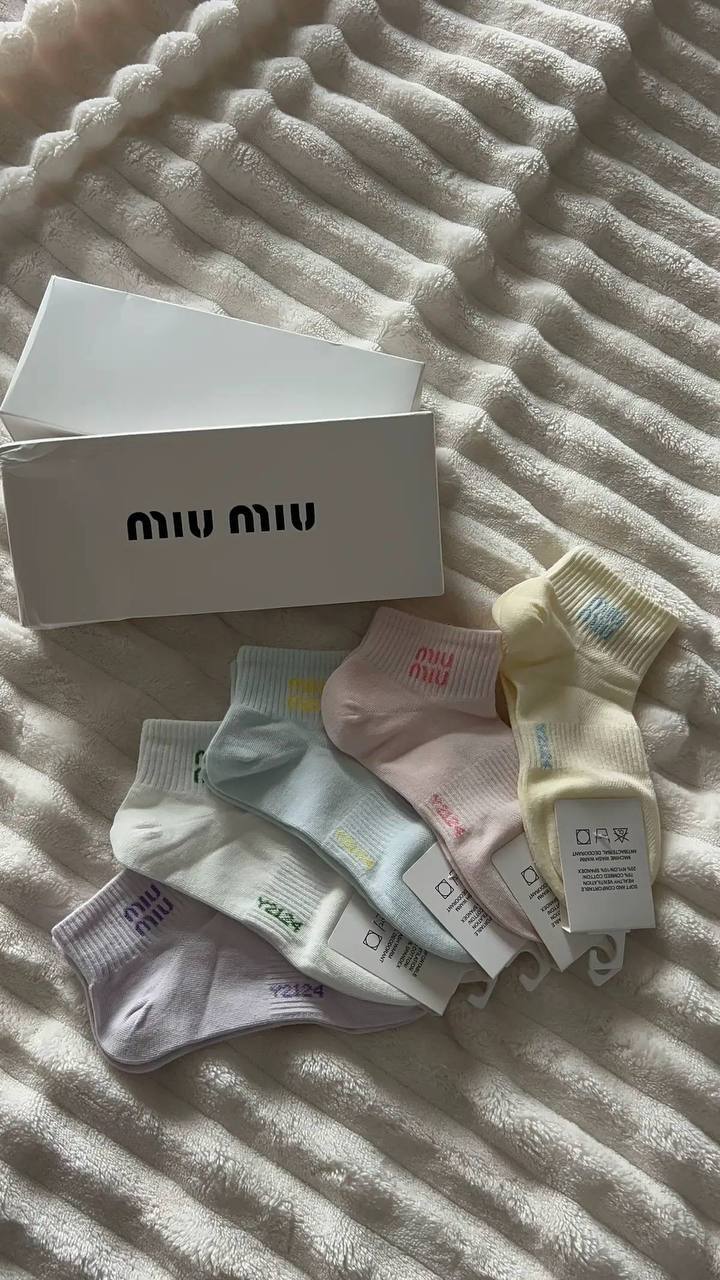 Calcetines Miu Miu – Enlace de Hacoo · foto 2