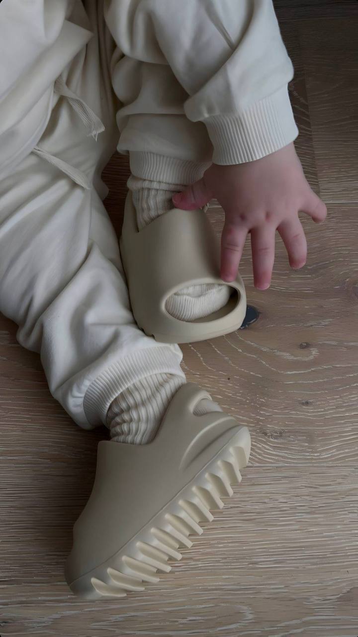 Chaussons Adidas Adilette – Lien Hacoo · photo 2