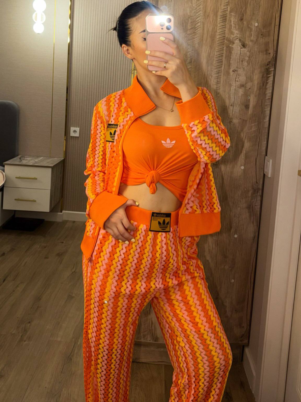 Adidas tracksuit – Hacoo link