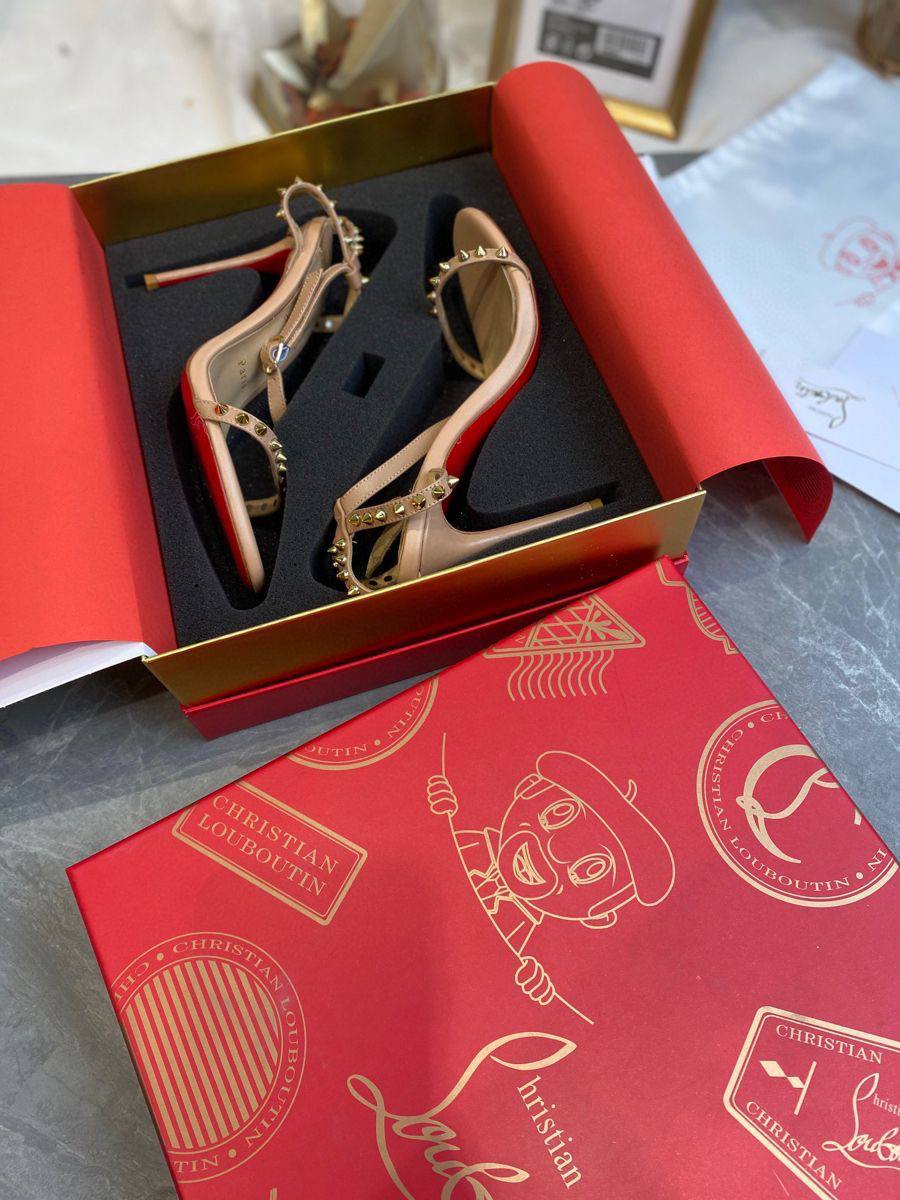 Christian Louboutin heels – Hacoo link · photo 5