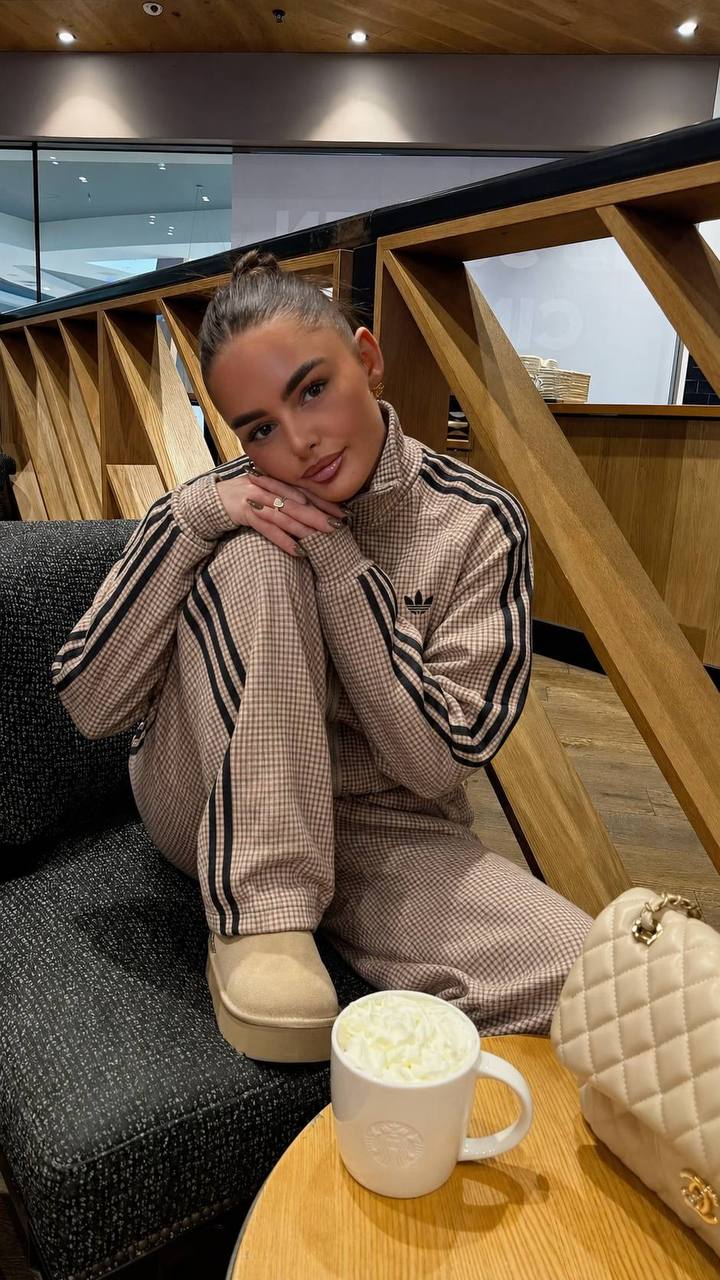 Adidas tracksuit – Hacoo link