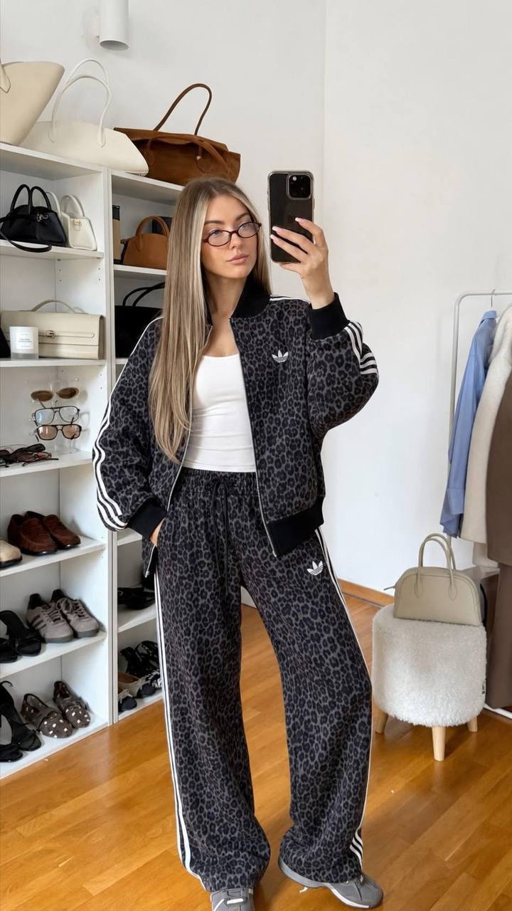 Adidas tracksuit – Hacoo link