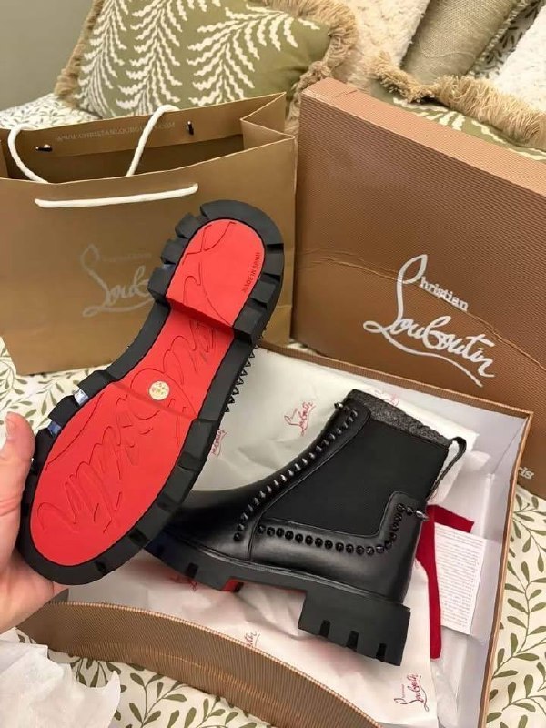 Botas Christian Louboutin – Link da Hacoo