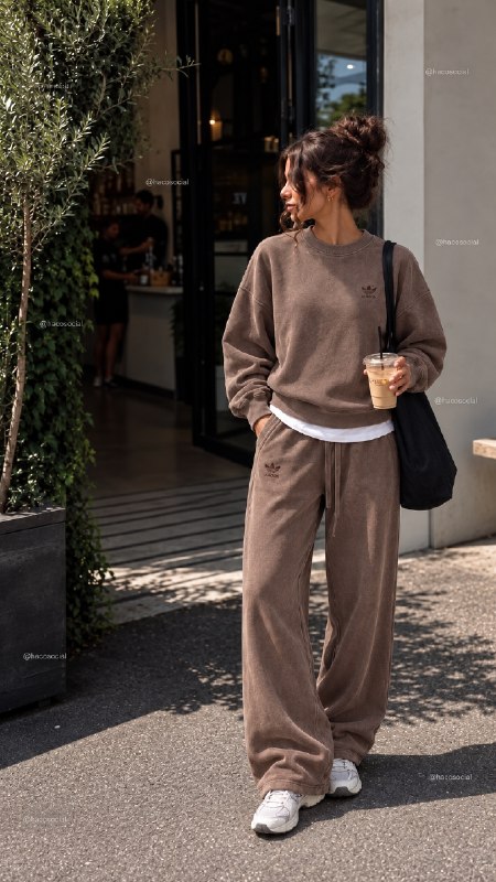 Adidas tracksuit – Hacoo link