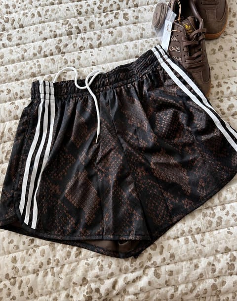 Adidas shorts – Hacoo link