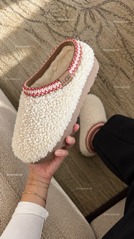 Ugg slippers – Hacoo link