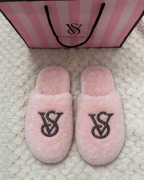 Victoria’s Secret slippers – Hacoo link