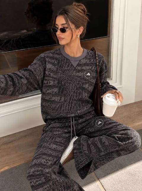 Adidas tracksuit – Hacoo link