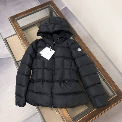 Piumino Moncler – Link Hacoo